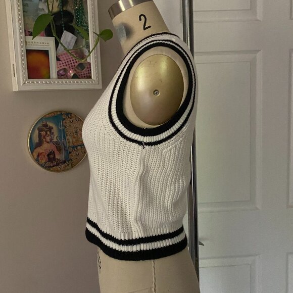 H&M DIVIDED Retro 1990s Grunge PREPPY V-Neck Crop Sweater VEST *X-SMALL*  NWT - Picture 6 of 8